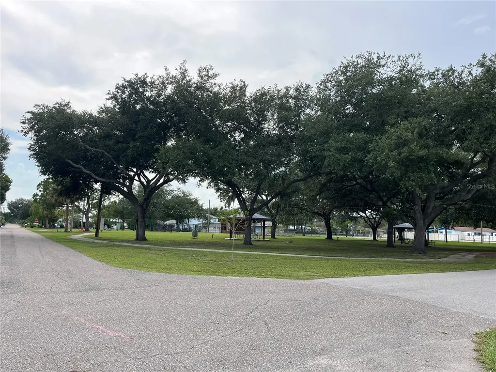 1206 E Canal Street Mulberry FL 33860