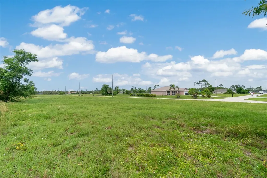 3902 NW 41st Lane Cape Coral FL 33993