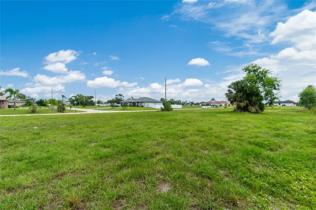 3902 NW 41st Lane Cape Coral FL 33993