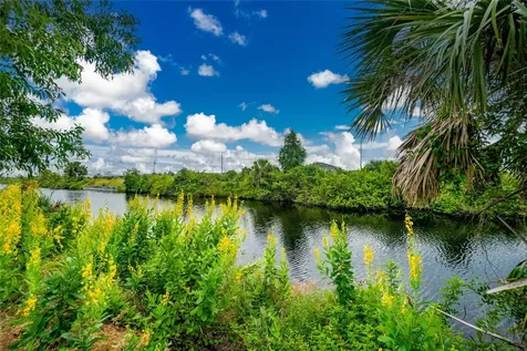 3902 NW 41st Lane Cape Coral FL 33993