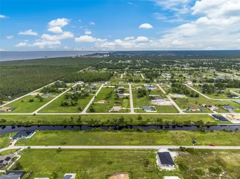 3902 NW 41st Lane Cape Coral FL 33993