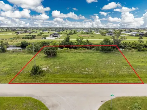 3902 NW 41st Lane Cape Coral FL 33993