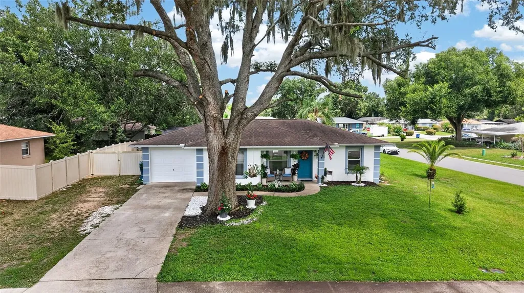 599 Magnolia Ridge Avenue Tavares FL 32778