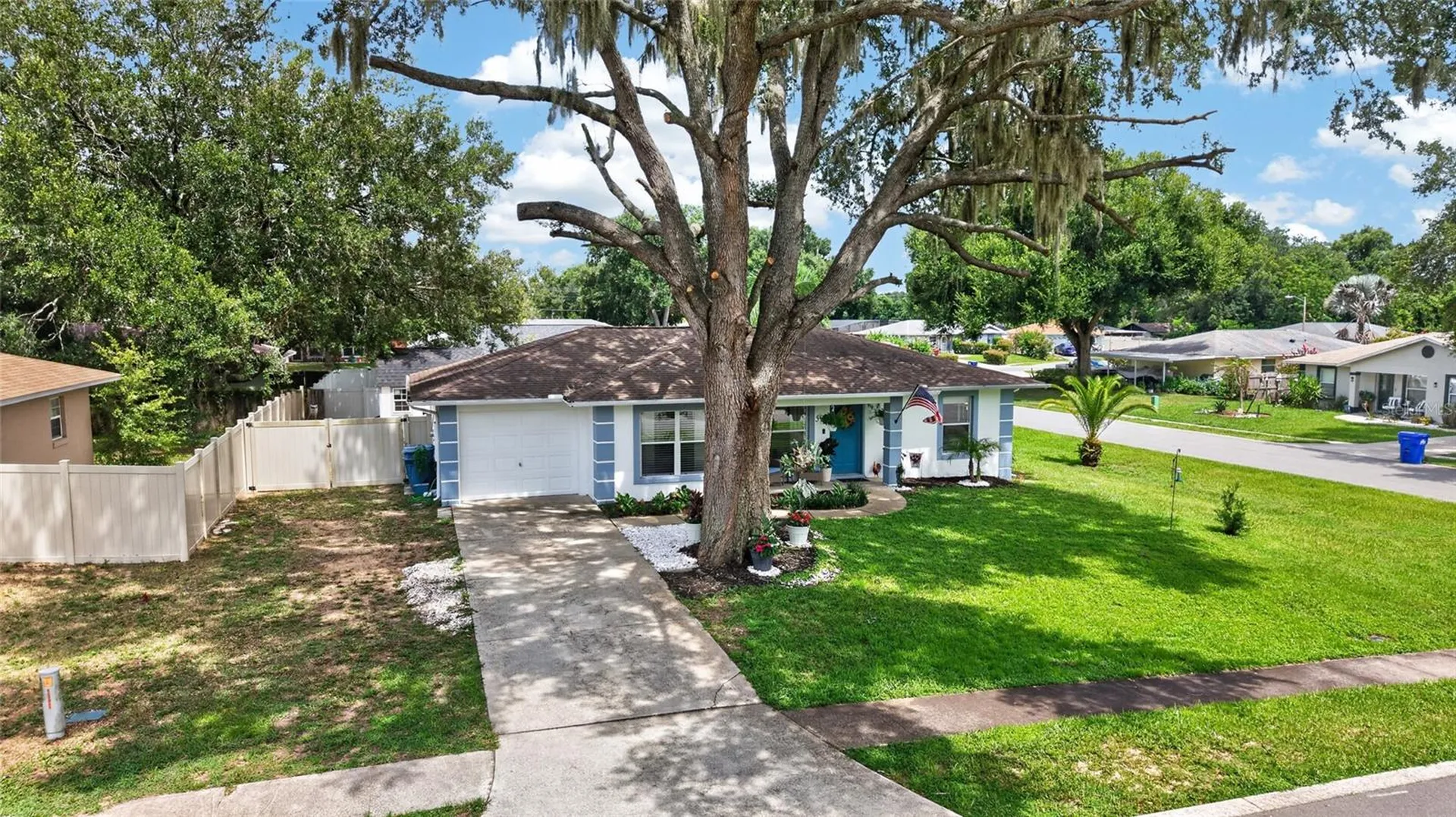599 Magnolia Ridge Avenue Tavares FL 32778