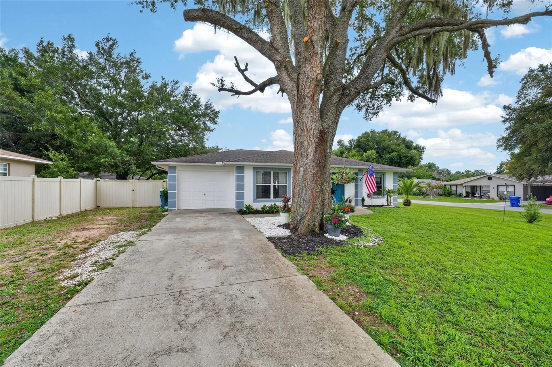 599 Magnolia Ridge Avenue Tavares FL 32778