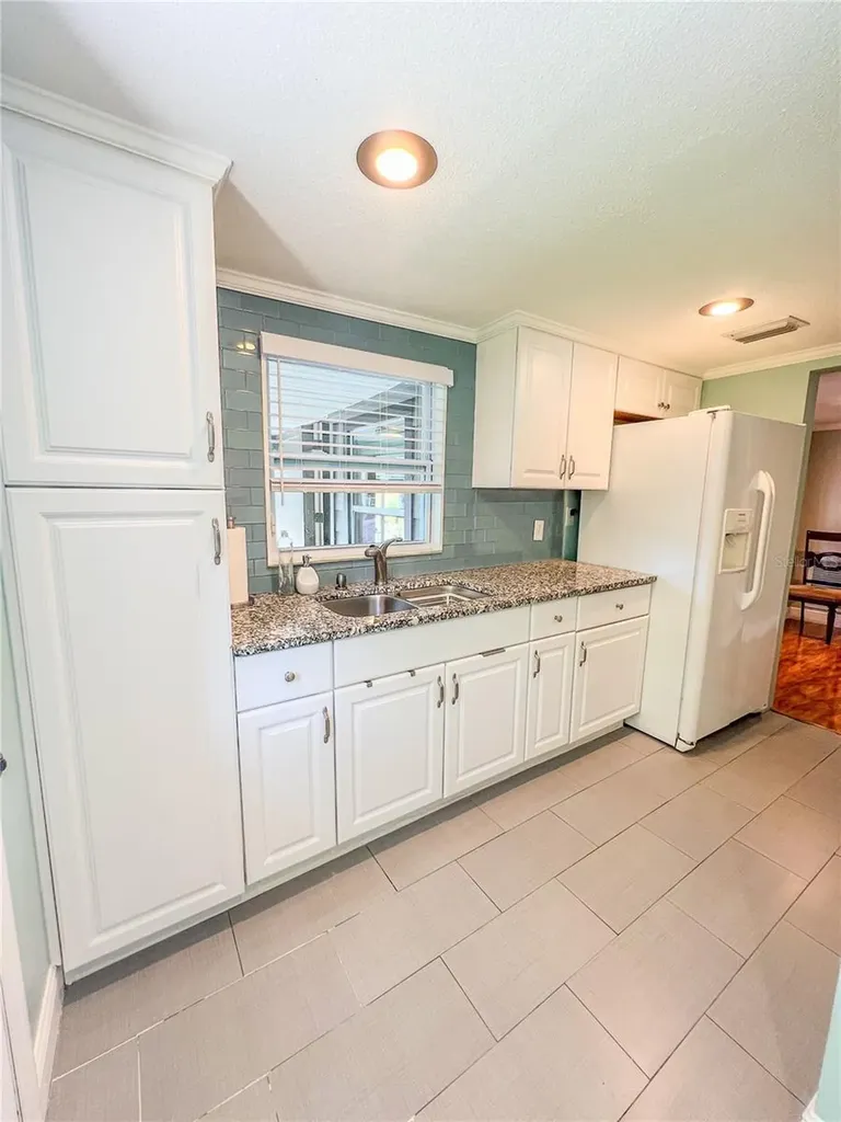 33 N Hampton Avenue Orlando FL 32803