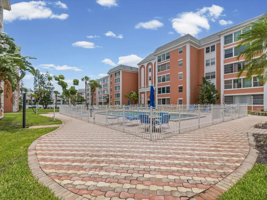 6800 20th Avenue N St Petersburg FL 33710