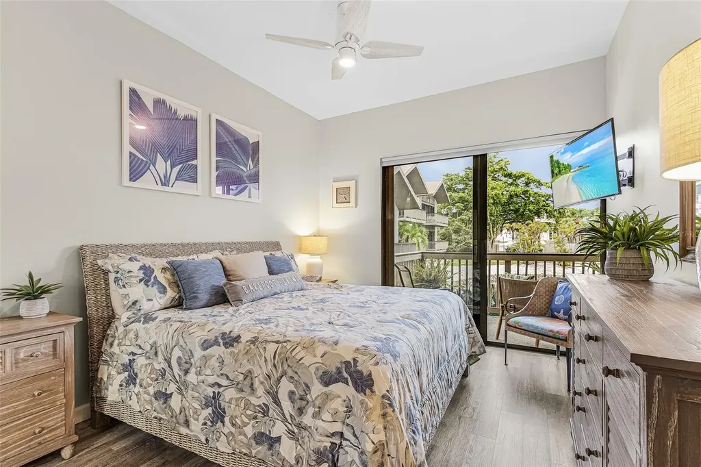 1135 Lake House Circle Sarasota FL 34242