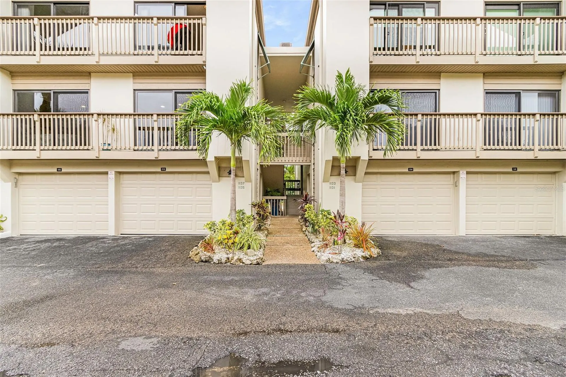1135 Lake House Circle Sarasota FL 34242