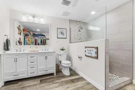 1135 Lake House Circle Sarasota FL 34242