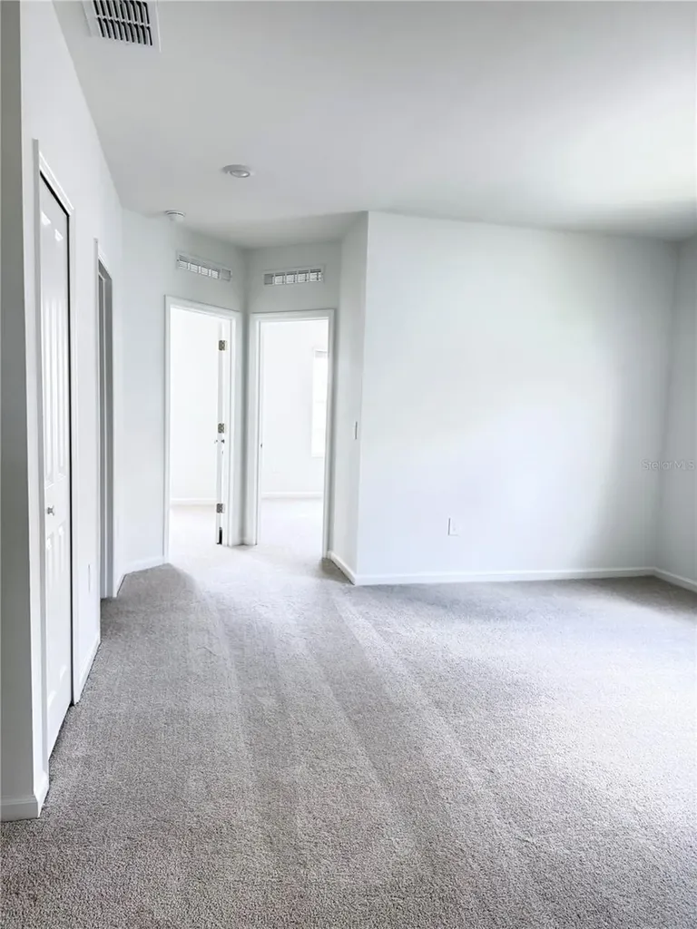2583 Skyline Loop Kissimmee FL 34758