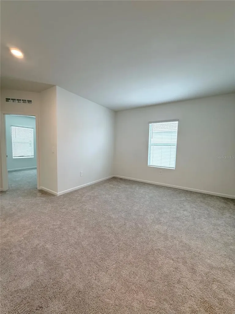 2583 Skyline Loop Kissimmee FL 34758
