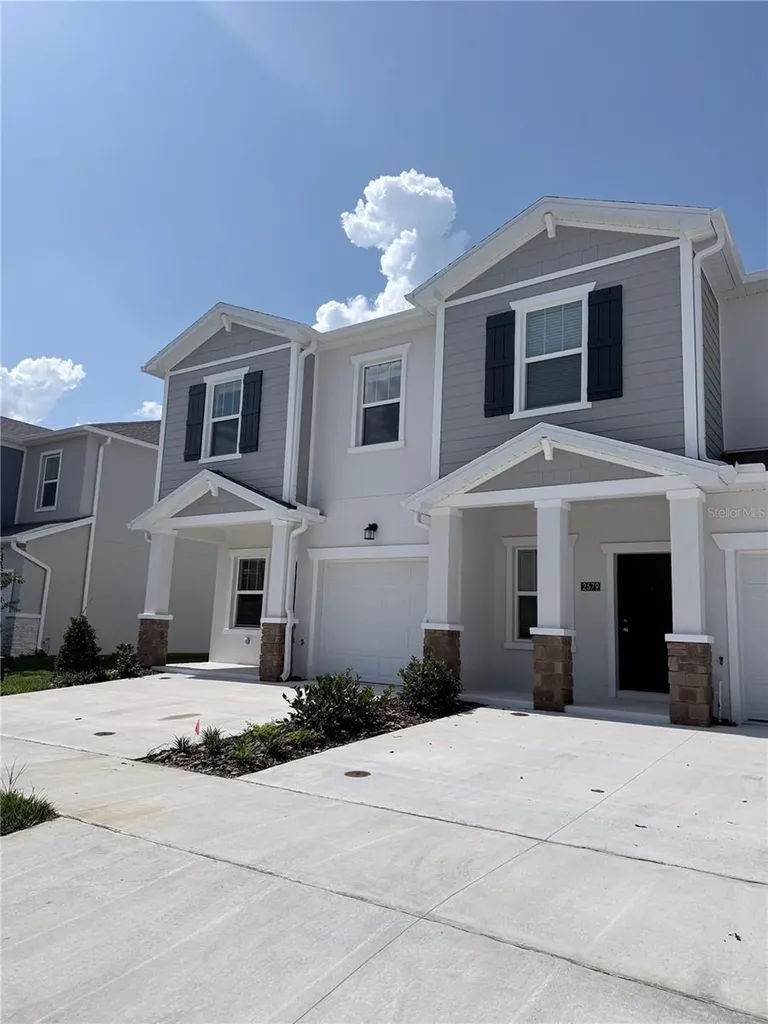 2583 Skyline Loop Kissimmee FL 34758