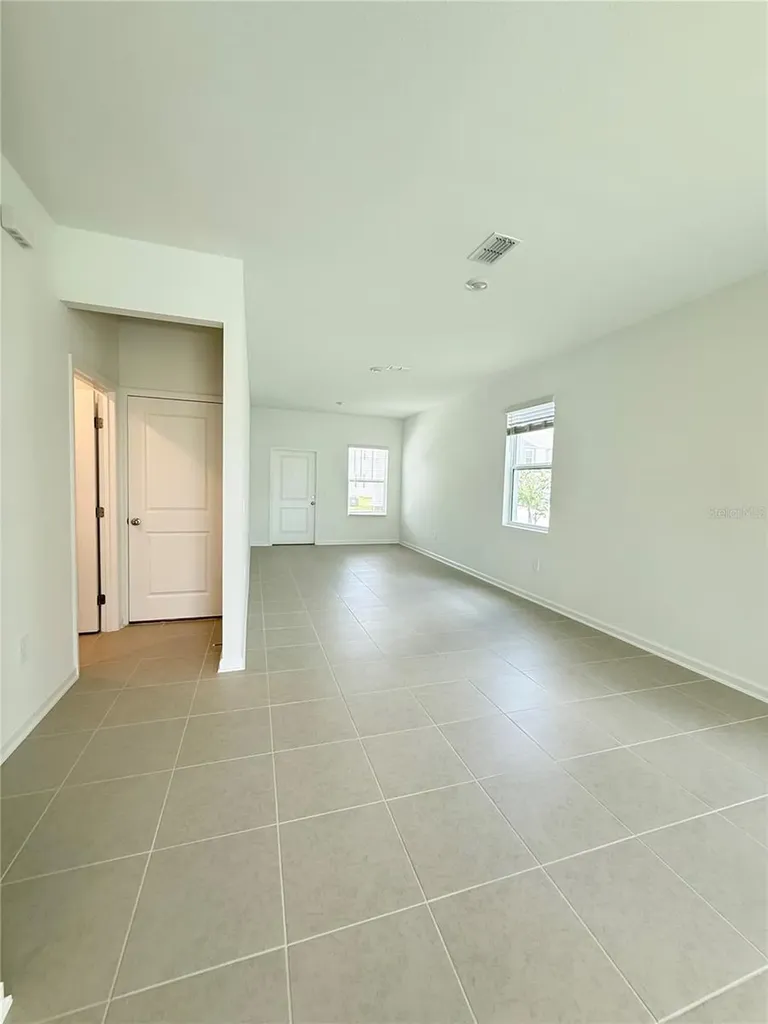 2583 Skyline Loop Kissimmee FL 34758