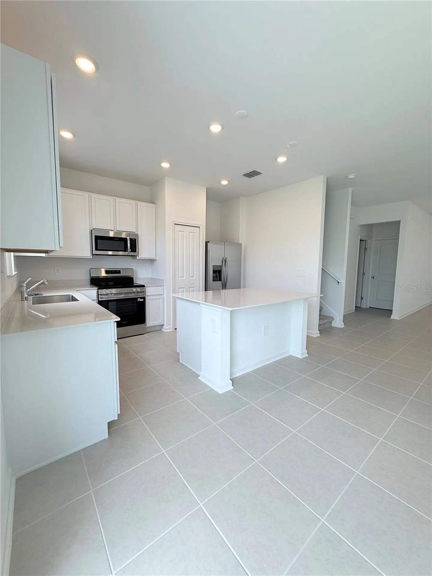 2583 Skyline Loop Kissimmee FL 34758