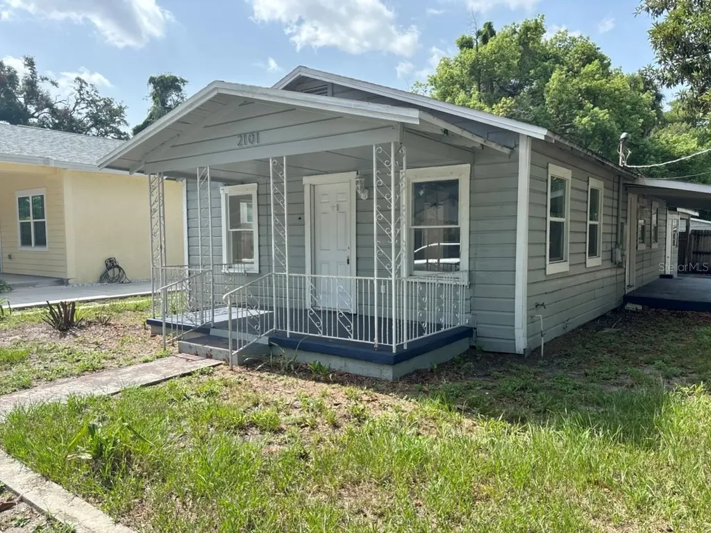 2101 E Ellicott Street Tampa FL 33610