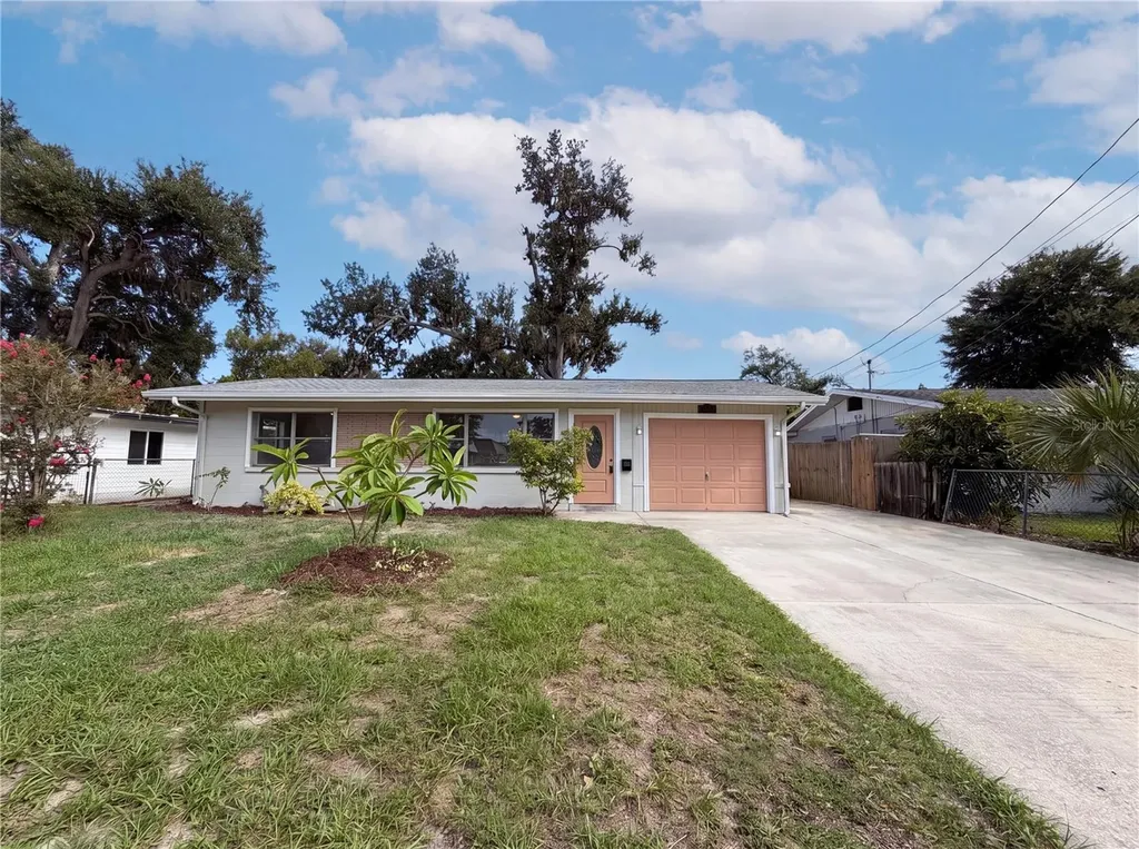 1516 2nd Avenue E Bradenton FL 34208