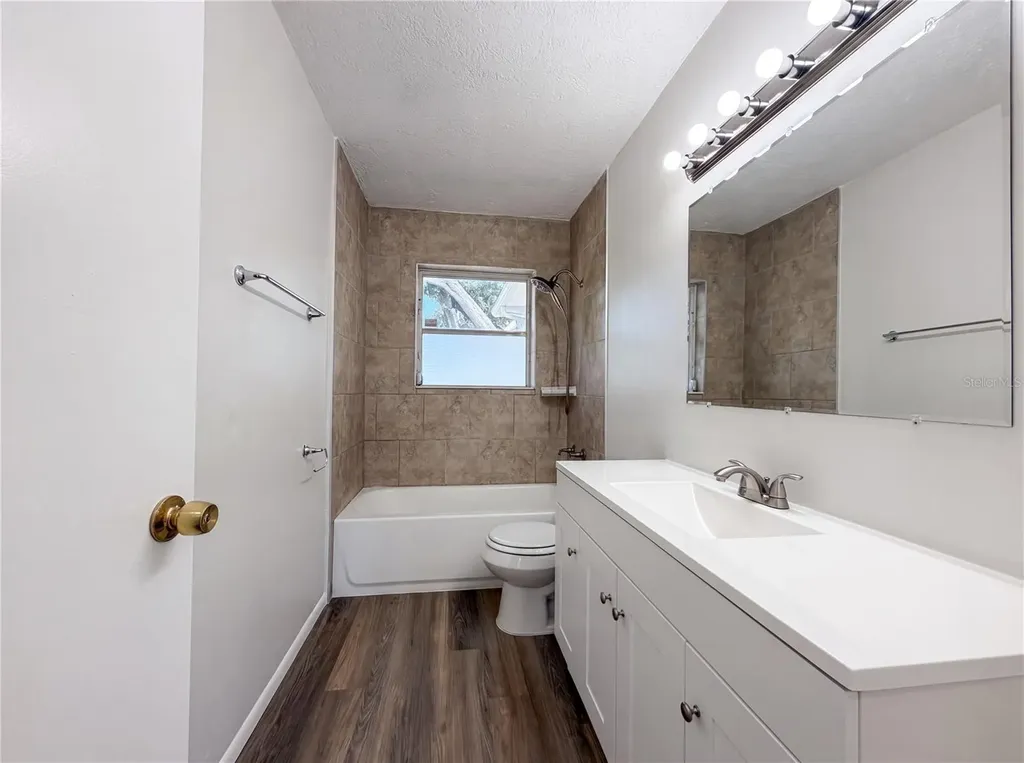 1516 2nd Avenue E Bradenton FL 34208