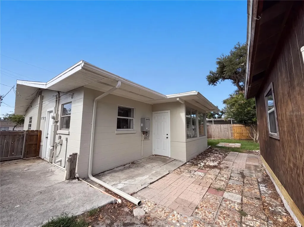 1516 2nd Avenue E Bradenton FL 34208