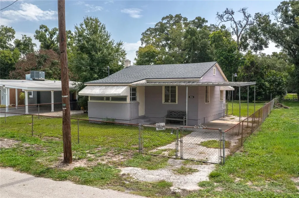 3905 N Clearfield Avenue Tampa FL 33603