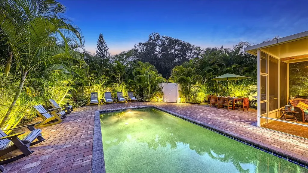 2047 Roselawn Street Sarasota FL 34231