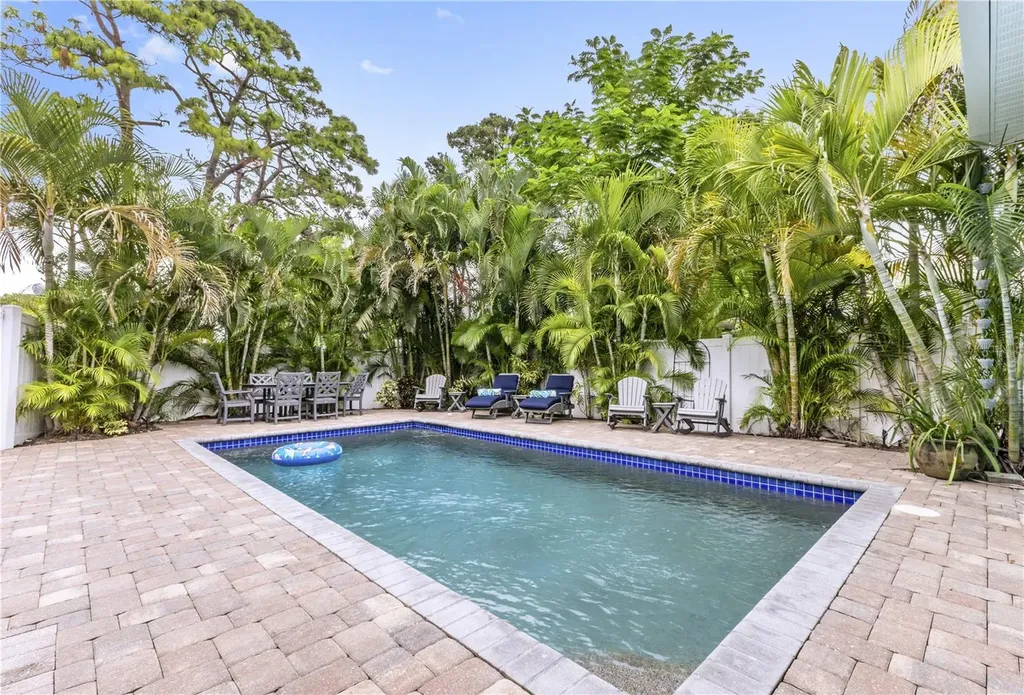 2047 Roselawn Street Sarasota FL 34231