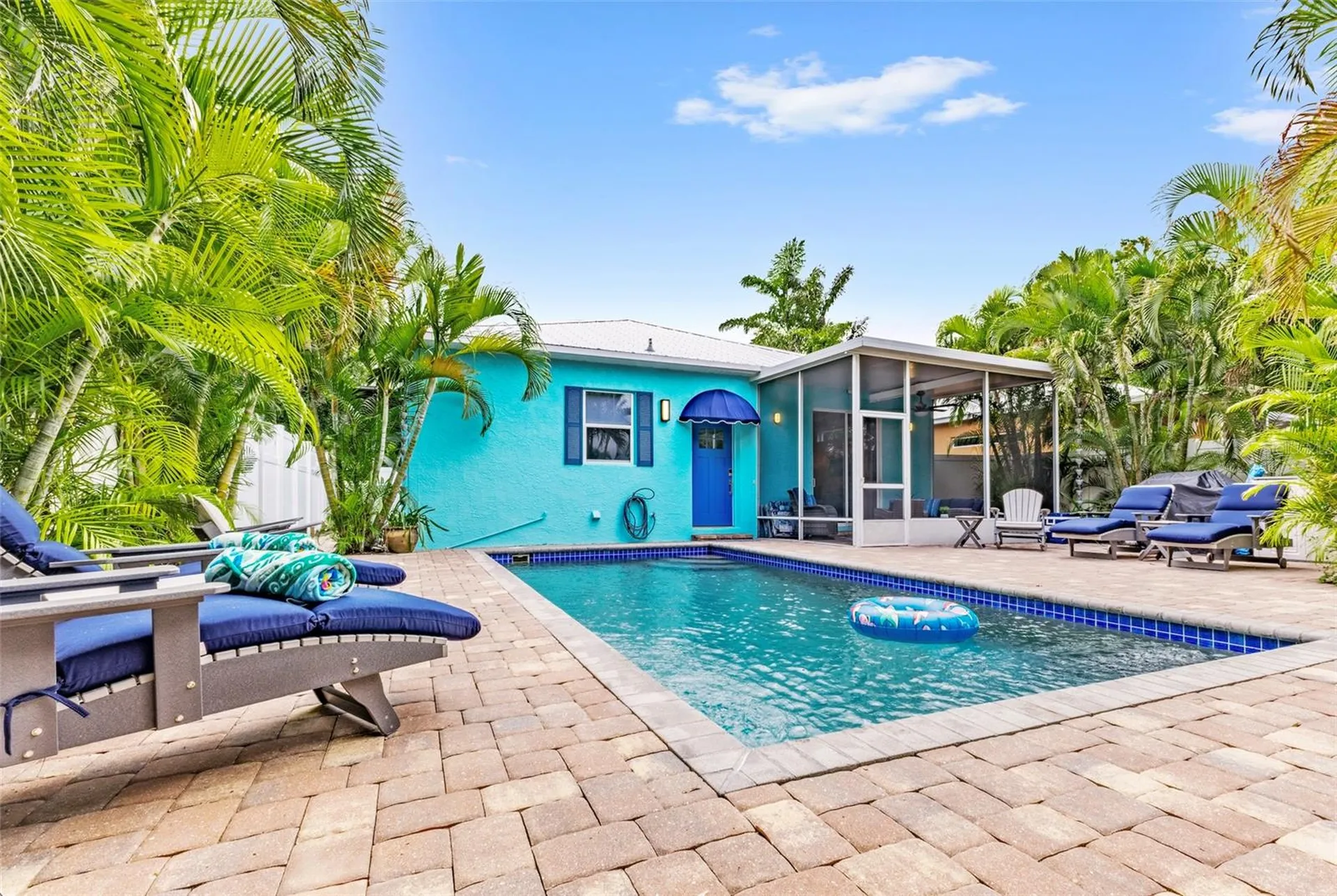 2047 Roselawn Street Sarasota FL 34231