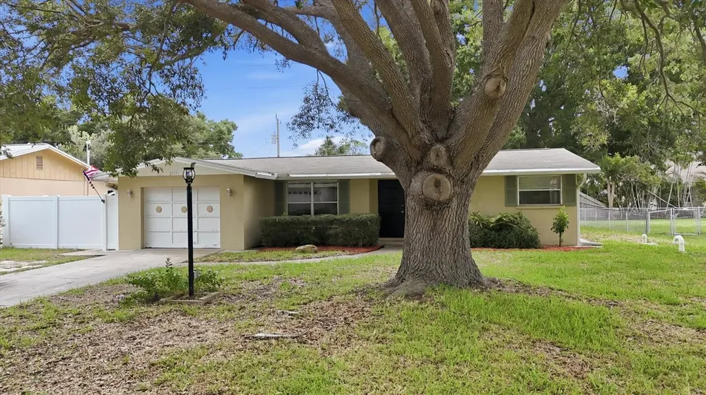 2173 Fiesta Drive Sarasota FL 34231