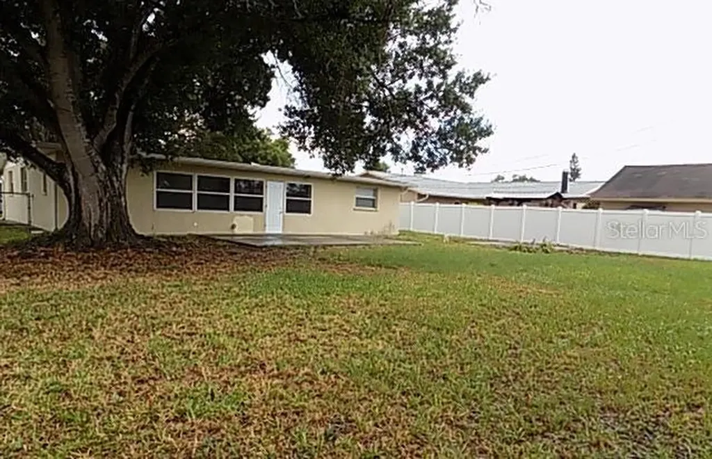 2173 Fiesta Drive Sarasota FL 34231