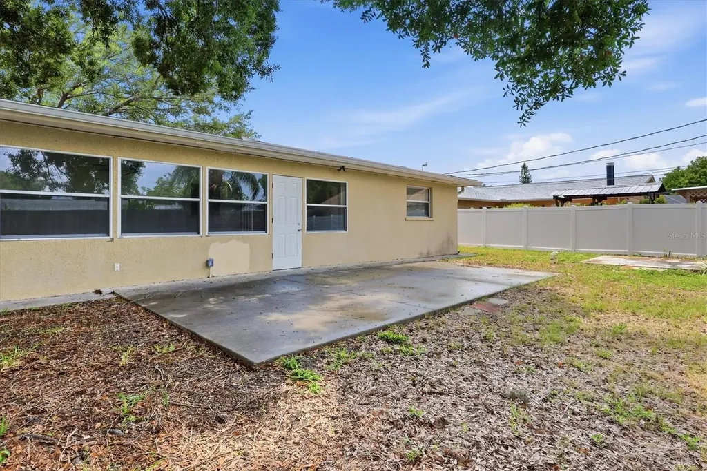 2173 Fiesta Drive Sarasota FL 34231