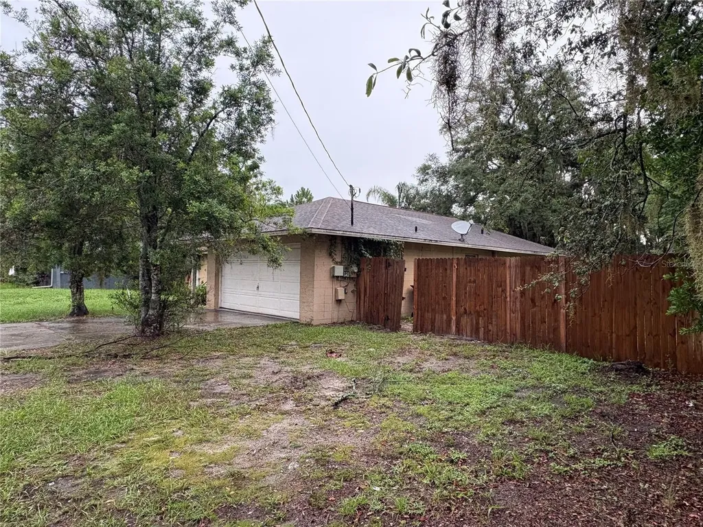 7121 N 50th Street Tampa FL 33617