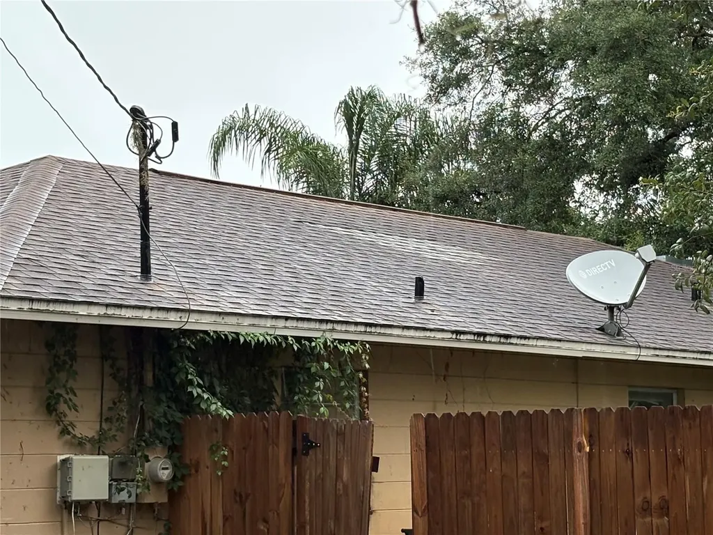 7121 N 50th Street Tampa FL 33617