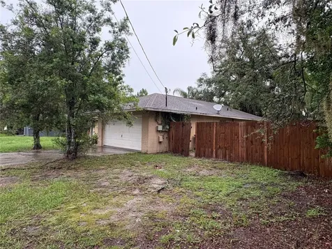 7121 N 50th Street Tampa FL 33617