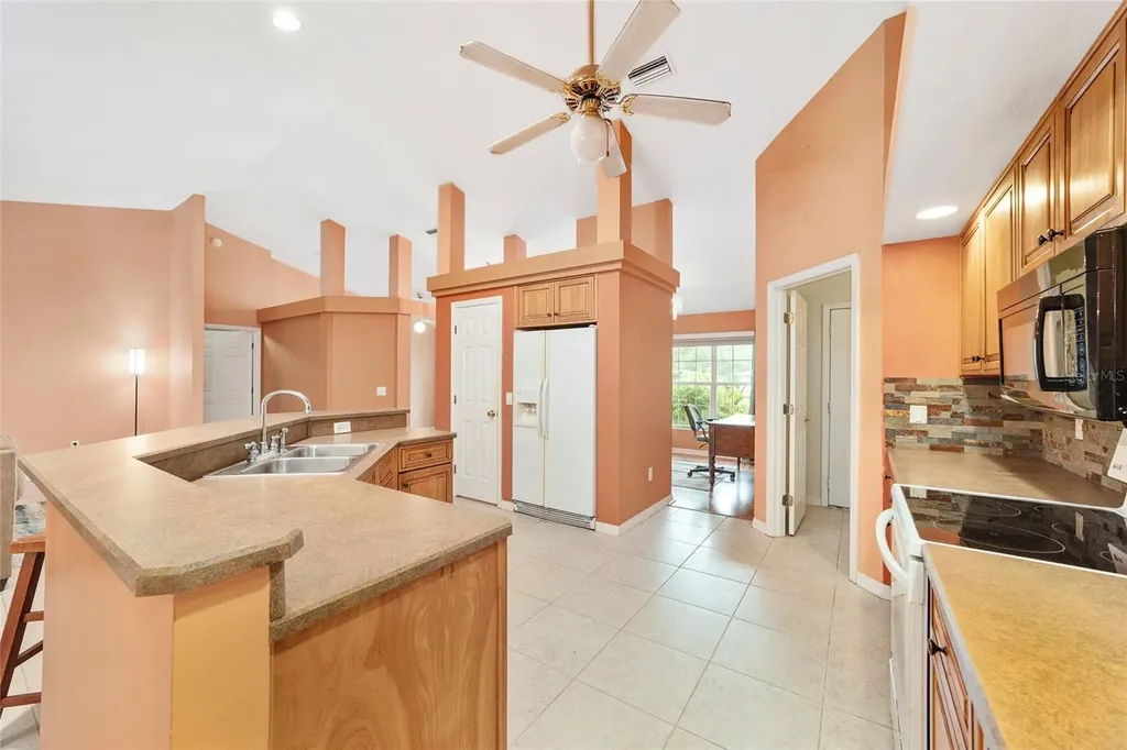 133 N Mcgowan Crystal River FL 34429