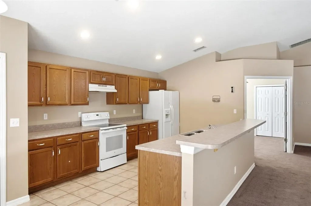 2255 Merry Road Tavares FL 32778