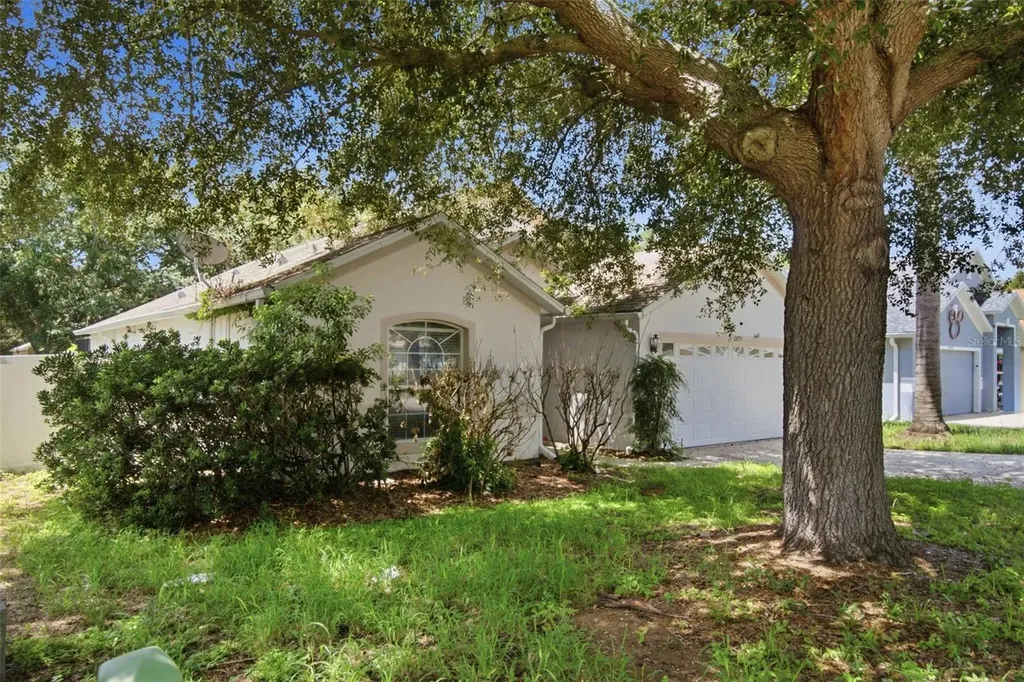 2255 Merry Road Tavares FL 32778