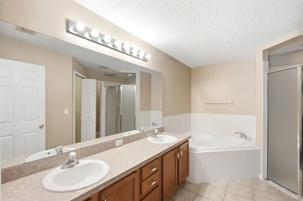 2255 Merry Road Tavares FL 32778