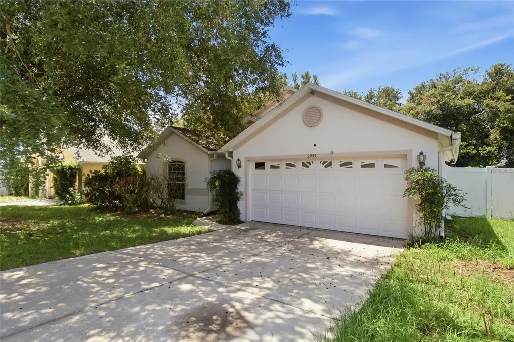 2255 Merry Road Tavares FL 32778