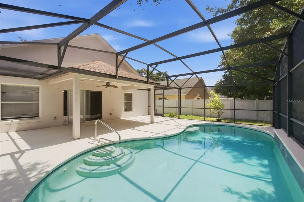 2255 Merry Road Tavares FL 32778