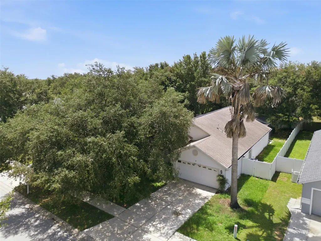 2255 Merry Road Tavares FL 32778