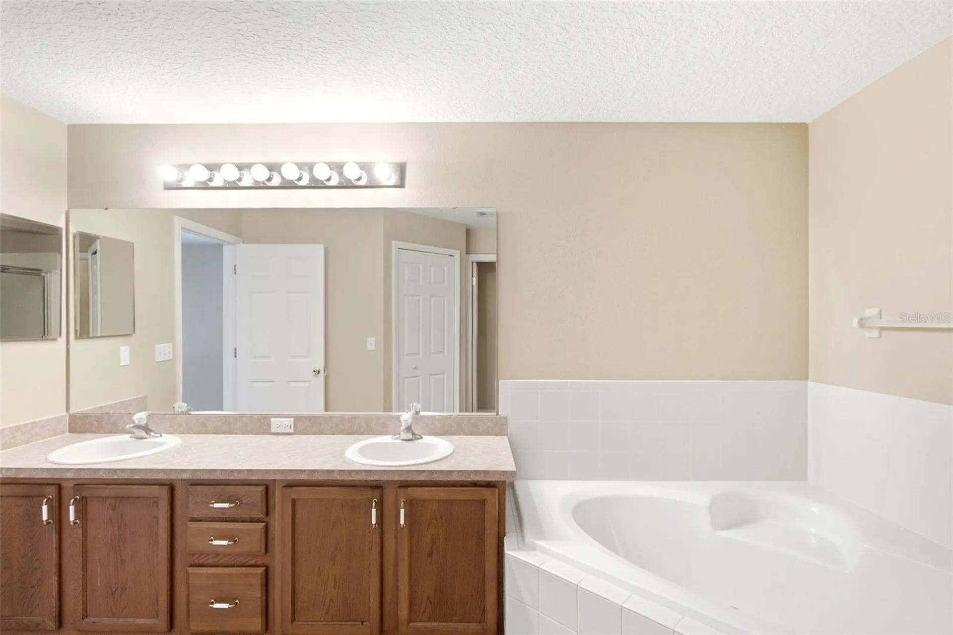 2255 Merry Road Tavares FL 32778