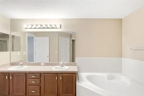 2255 Merry Road Tavares FL 32778