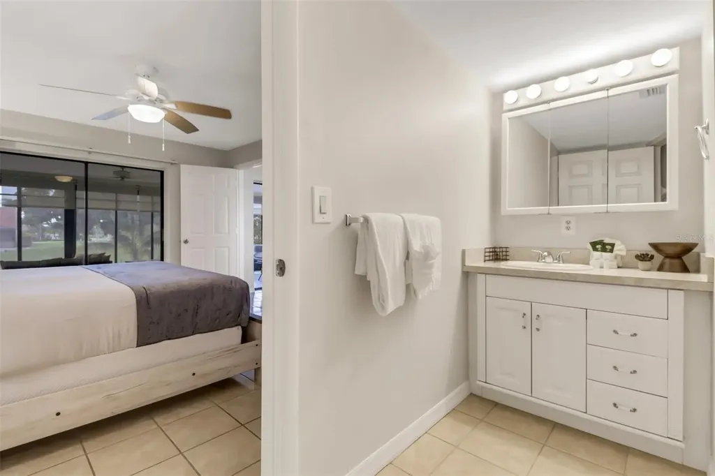 4800 SW 12th Place Cape Coral FL 33914