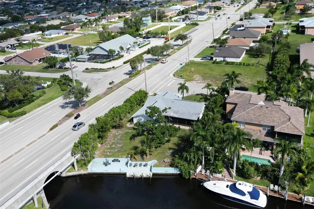 4800 SW 12th Place Cape Coral FL 33914