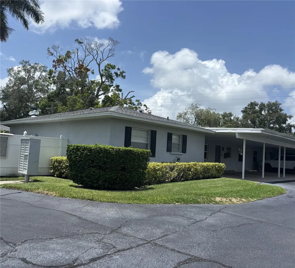 2115 9th Avenue W Bradenton FL 34205