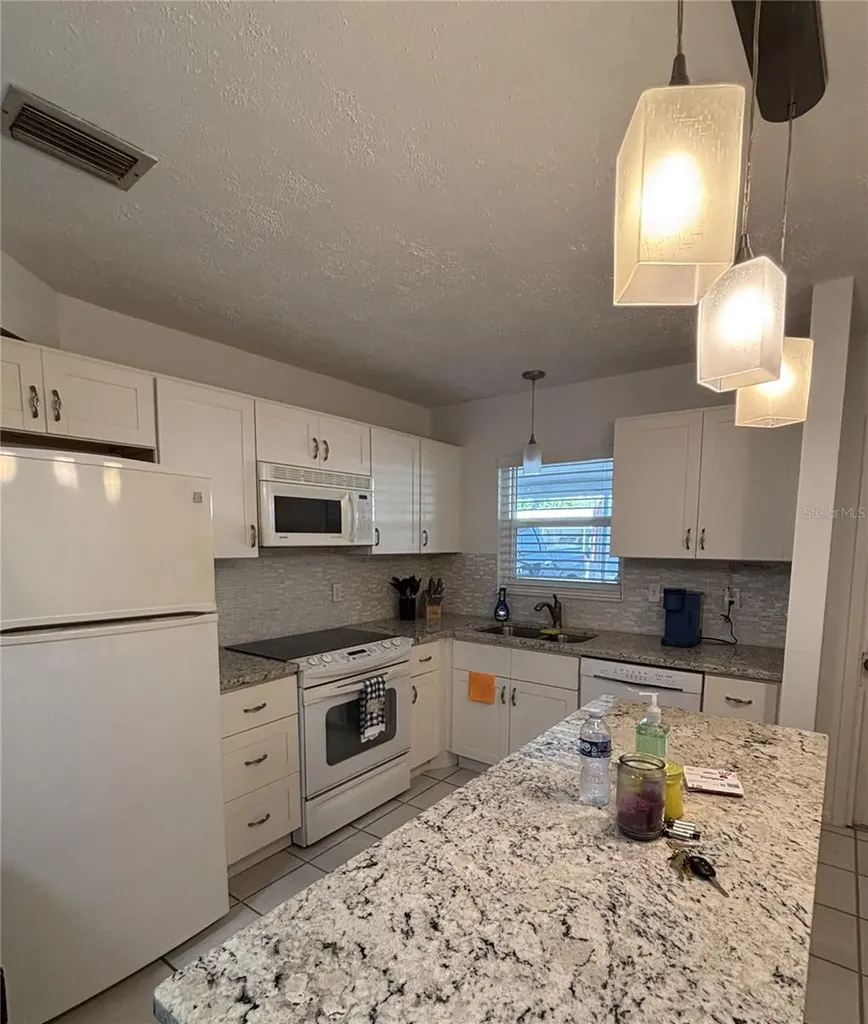 2115 9th Avenue W Bradenton FL 34205