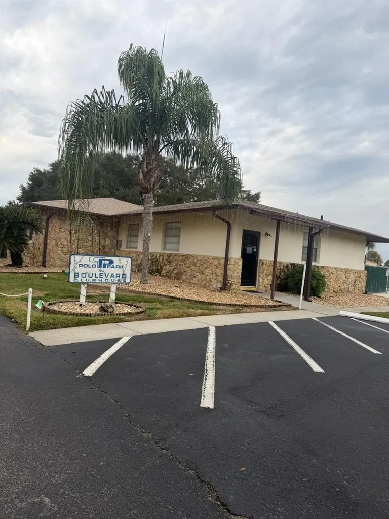 121 Hyde Park Court Davenport FL 33897