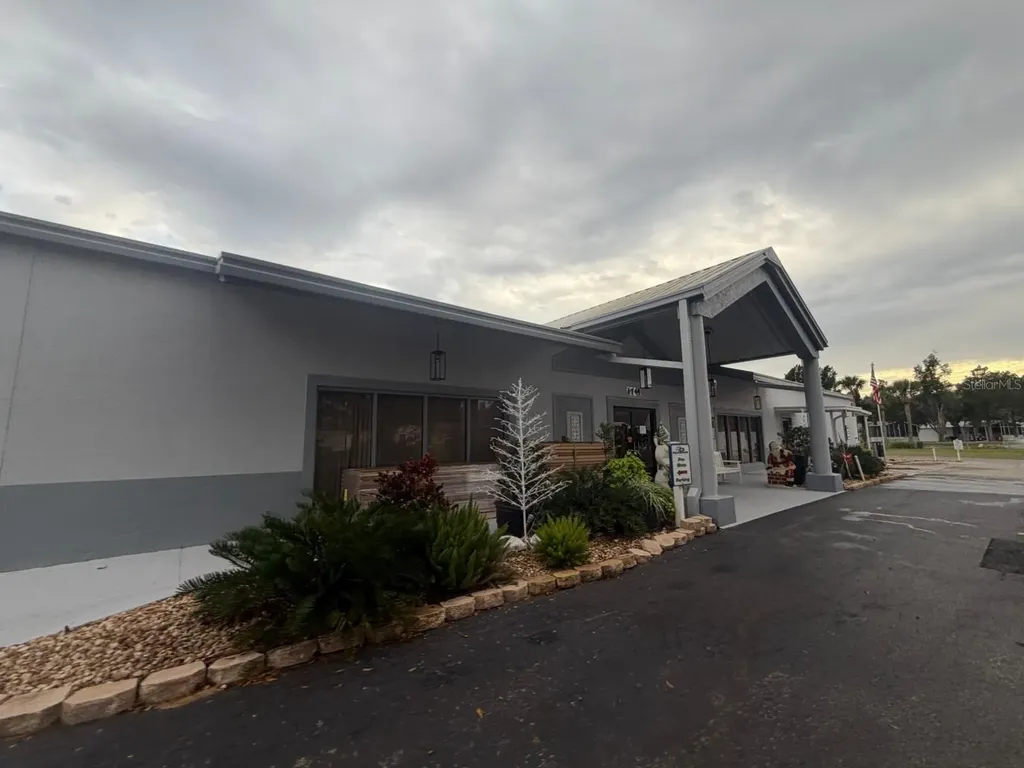 121 Hyde Park Court Davenport FL 33897