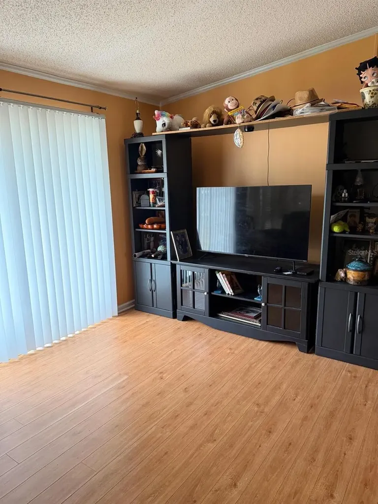 121 Hyde Park Court Davenport FL 33897