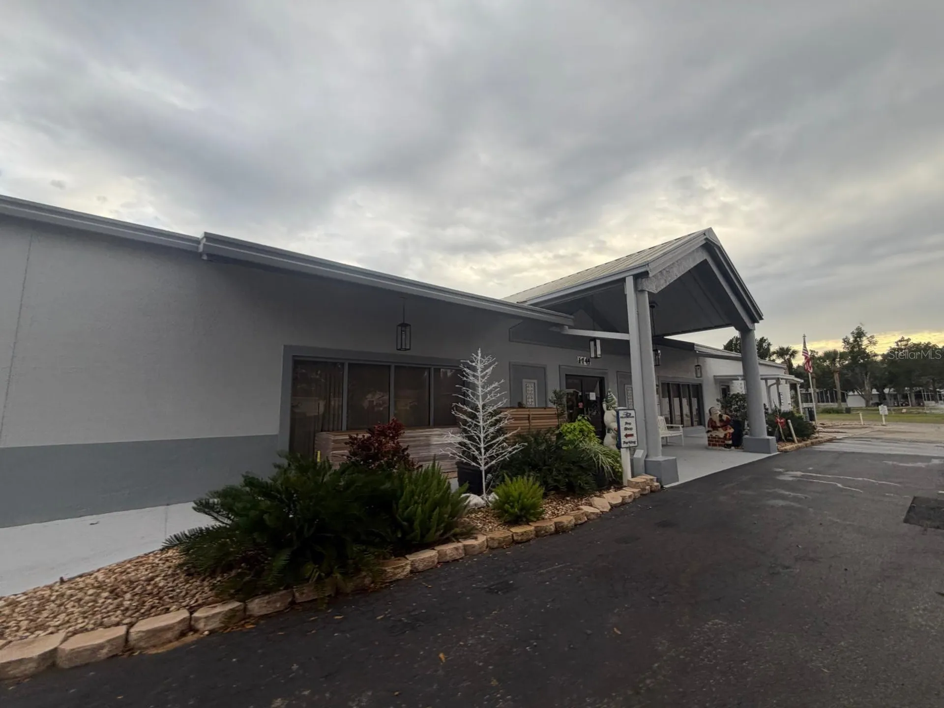 121 Hyde Park Court Davenport FL 33897